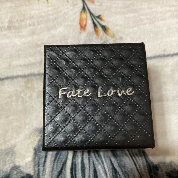 His and Hers ring set - Picture 5 of 5